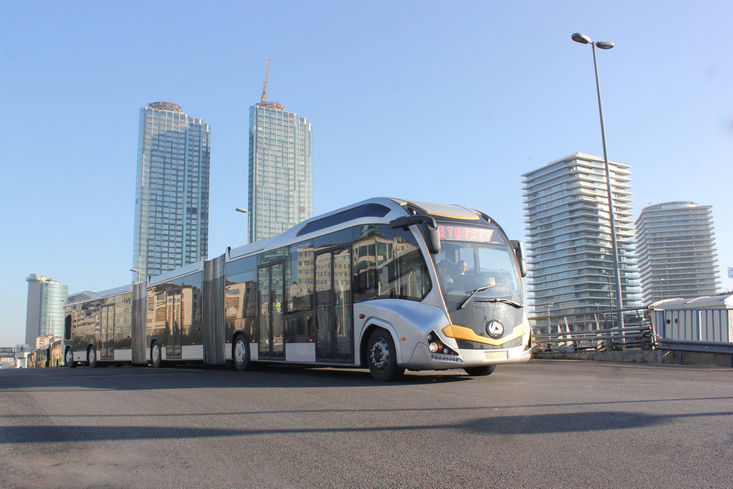 Allison Tam Otomatik Şanzımanlı AKIA Metrobüsler, İstanbul’da Toplu Taşımanın Yükünü Hafifletecek