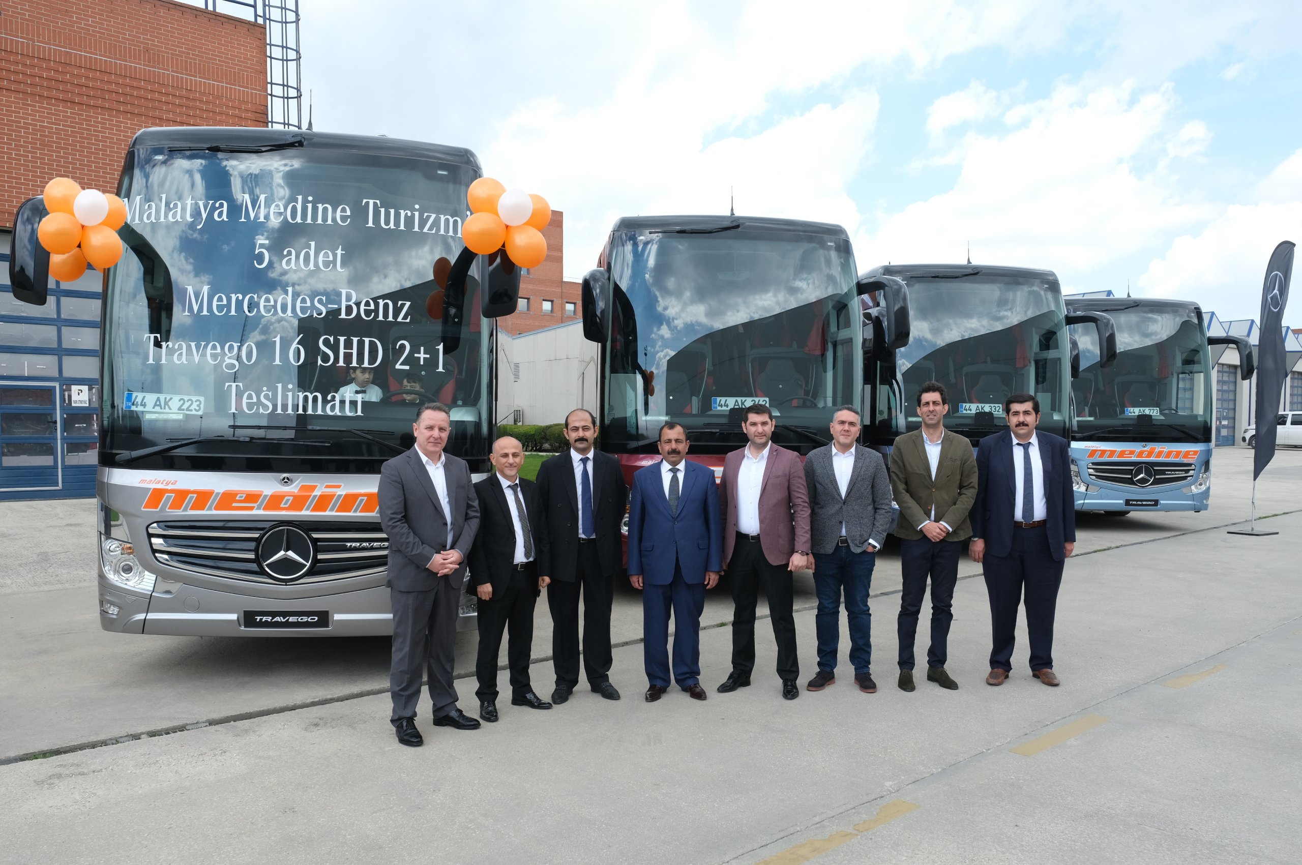 Malatya Medine Turizm, 5 adet Mercedes-Benz Travego siparişinin ilk 4 aracını teslim aldı