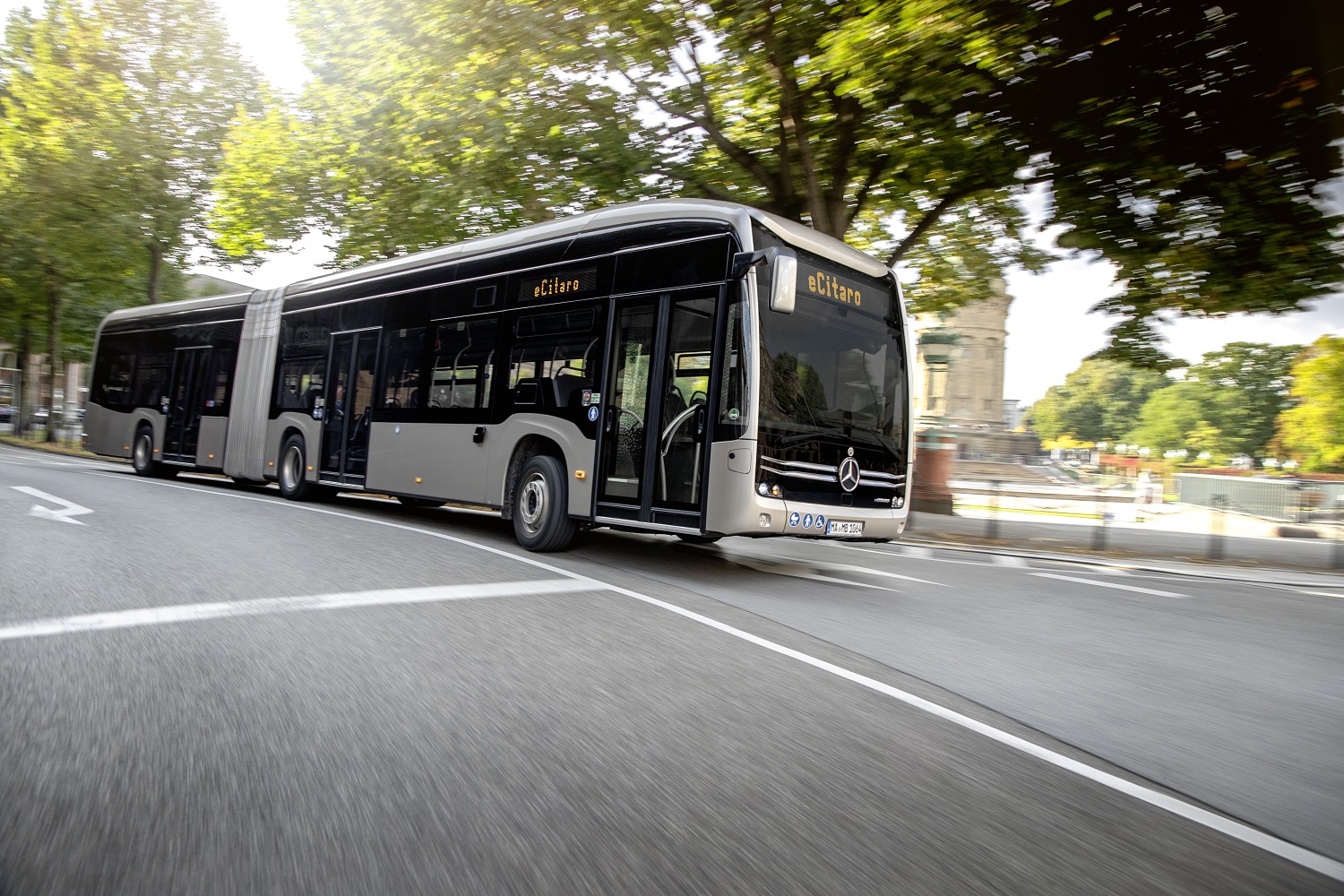 Mercedes-Benz Türk’ün ana şirketi Daimler Truck, sürdürülebilirlik ilkesi ile sektörün dönüşümüne öncülük etmeyi hedefliyor