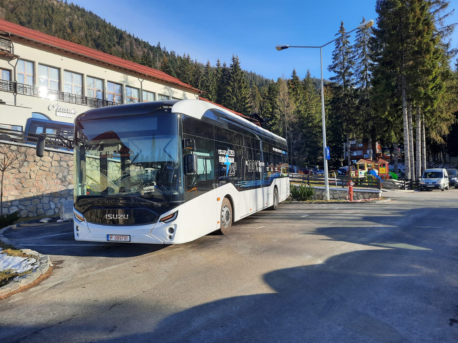 Isuzu’nun yüzde 100 elektrikli otobüsü Citivolt, Avrupa demo turu için yola çıktı.