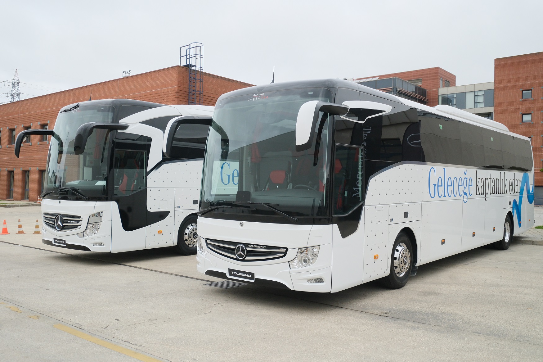 Mercedes-Benz Türk, Travego ve Tourismo’daki 2023 model yılı donanım değişikliklerini tanıttı