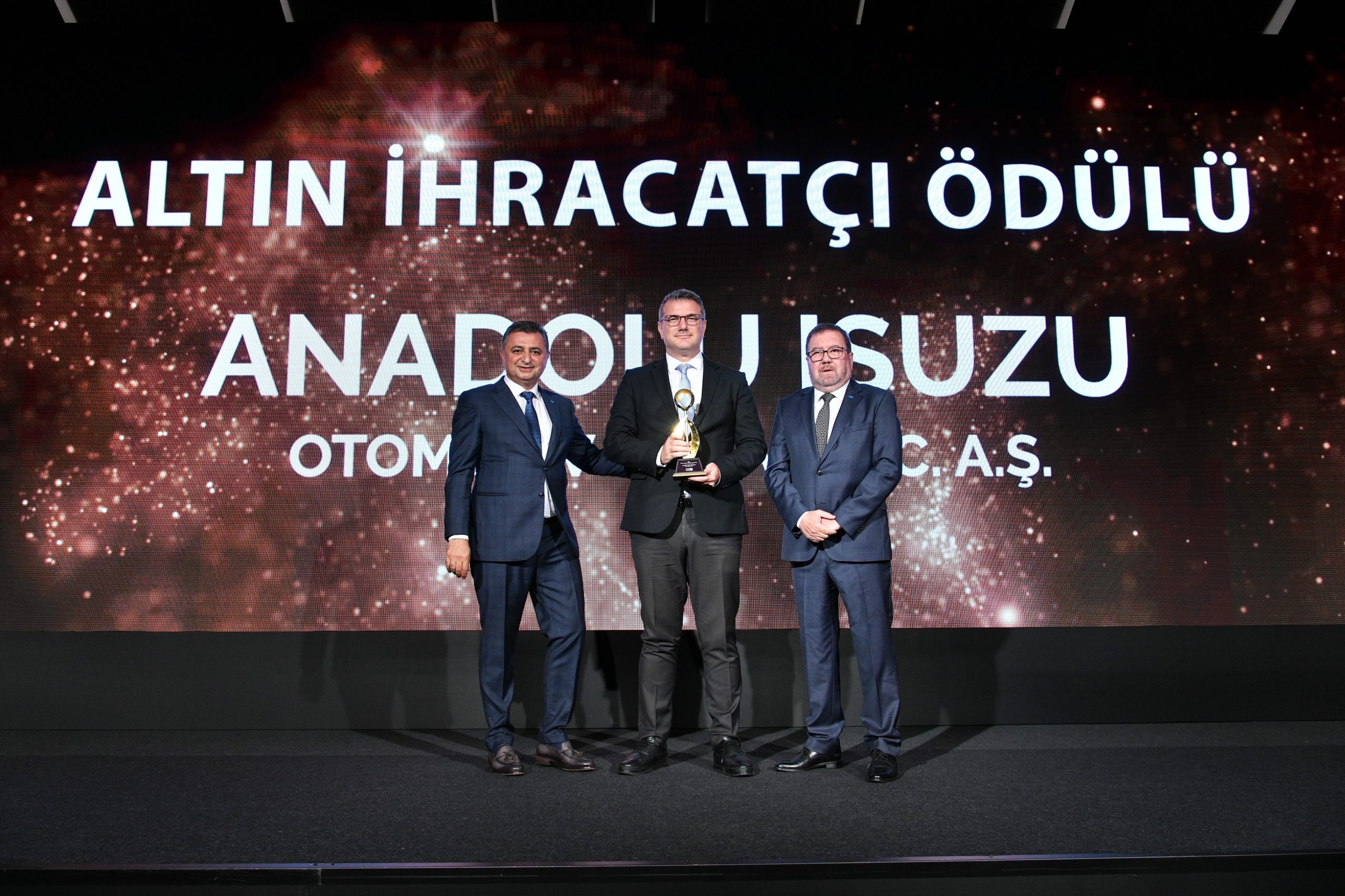 Anadolu Isuzu’ya Uludağ Otomotiv Endüstrisi İhracatçıları Birliği’nden “İhracat Başarı Ödülü” 