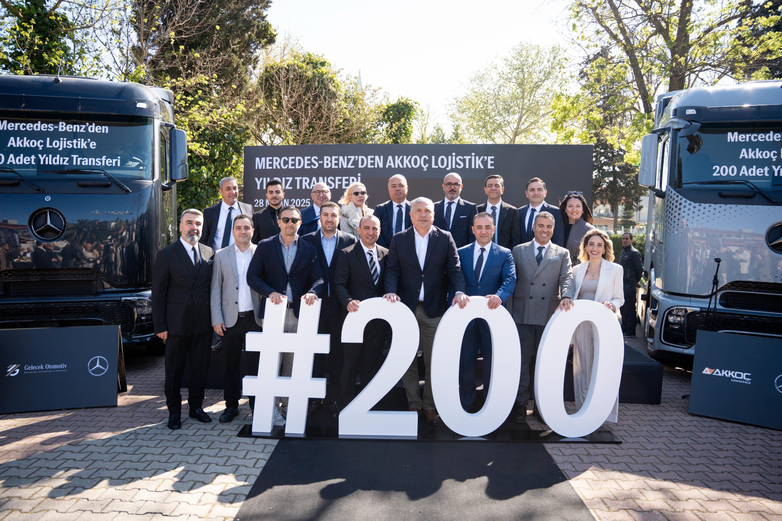 Mercedes-Benz Türk’ten Akkoç Lojistik’e 200 Adet Yıldız Transferi