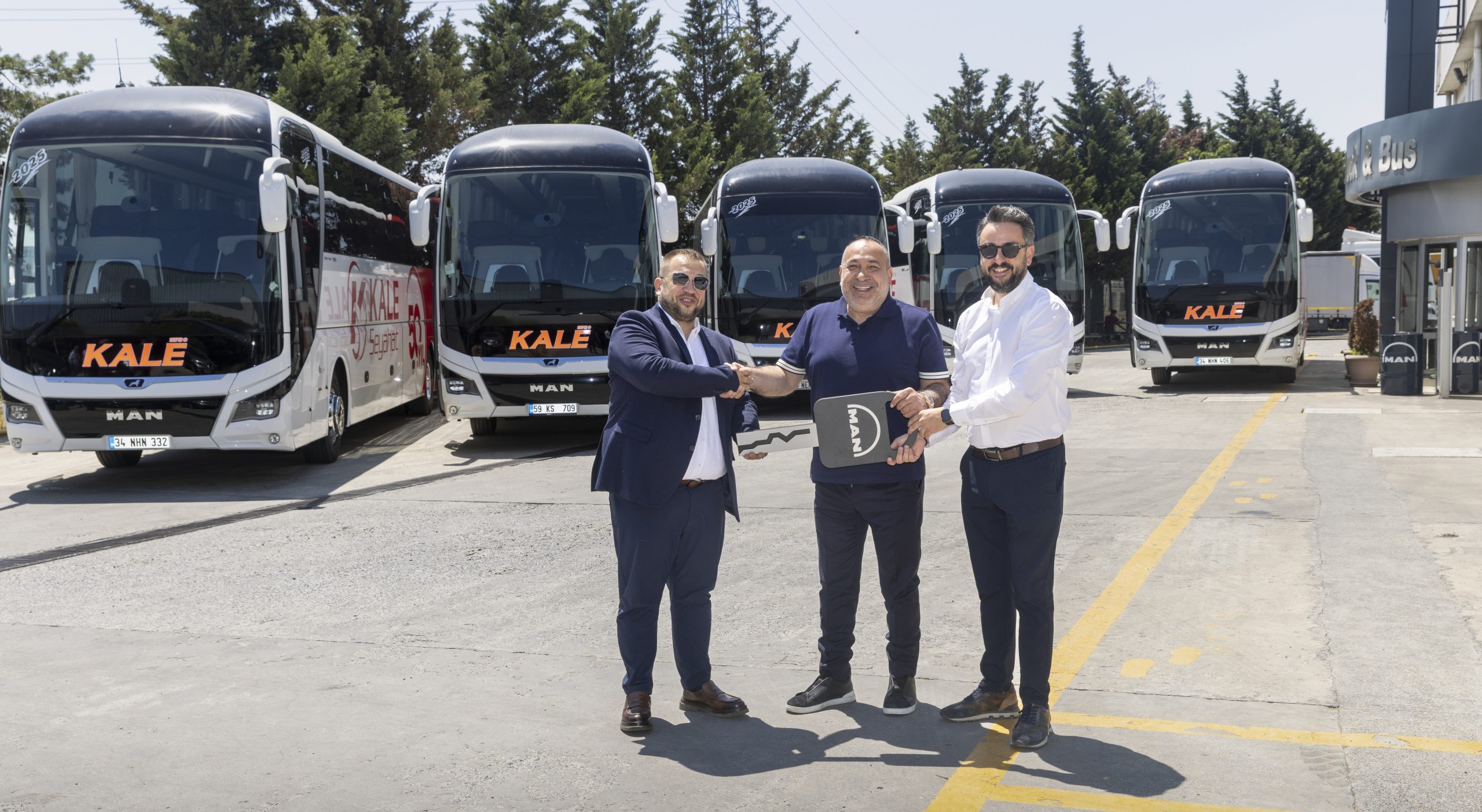 Kale Seyahat, kaliteli bir seyahat deneyimi için ödüllü MAN Lion’s Coach’u tercih etti