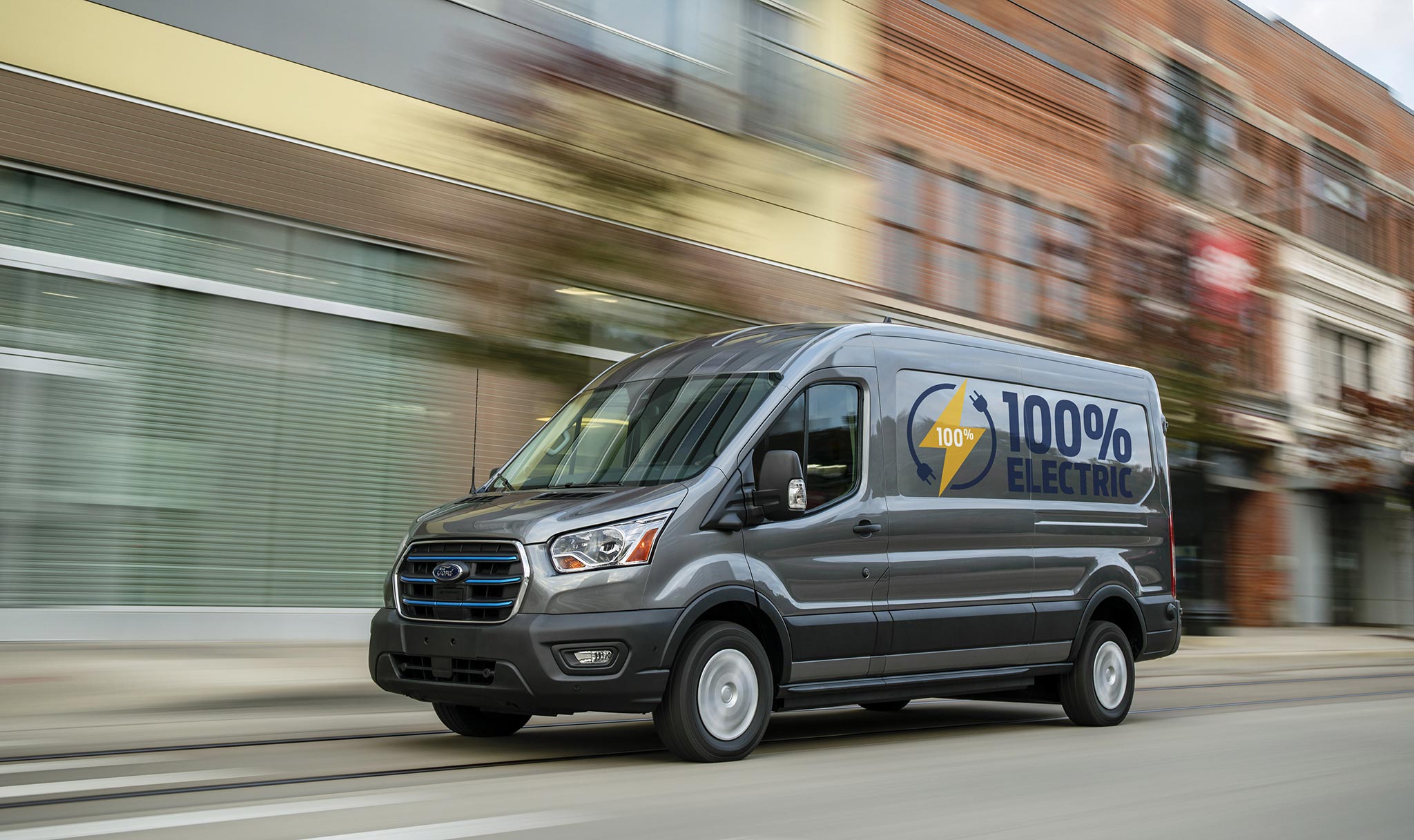 Ford Transit’in 60 Yıllık Serüveni: Efsanenin Hikayesi Rakamlarla Taçlandı