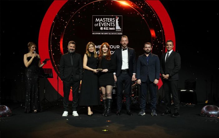 Mercedes-Benz Türk’ün Sağlık Bakım Tırı Projesine “En İyi Roadshow” Ödülü