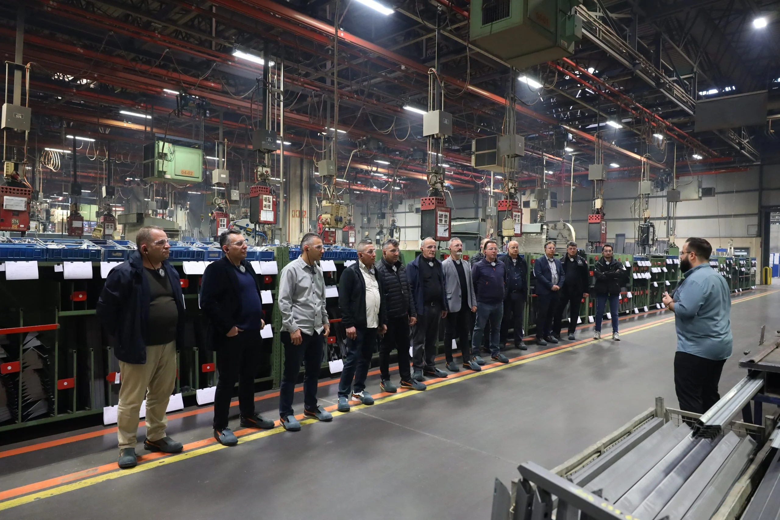 Mercedes-Benz Türk, Eğitmen Kaptanlarla Bir Araya Geldi_1