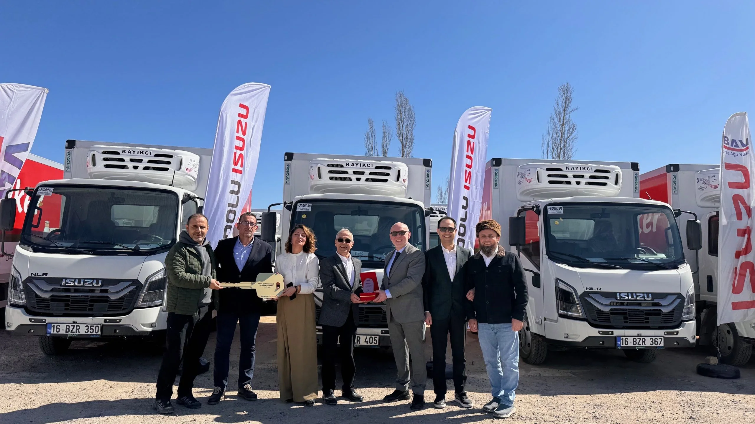 Anadolu_Isuzu’dan_Eker_Süt_Ürünleri’ne_Yeni_Isuzu_NLR_Teslimatı_110046849